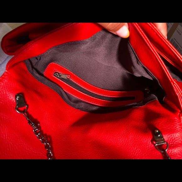 Red clutch - Picture 6 of 7